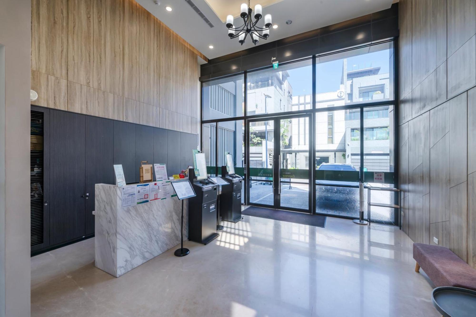 Check Inn Express Taichung Fuxing Zewnętrze zdjęcie